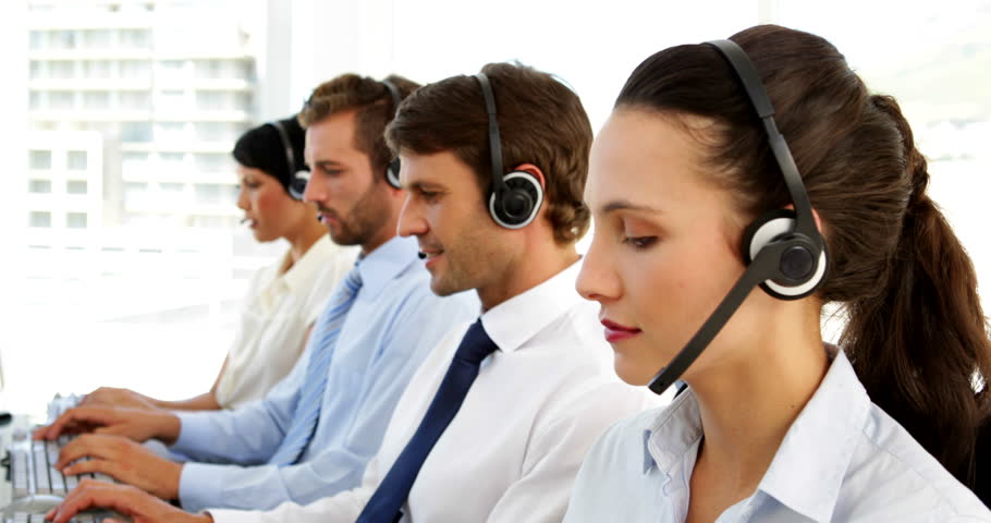 10 Ways to Improve Agent Engagement and Reduce Attrition in Call Centers